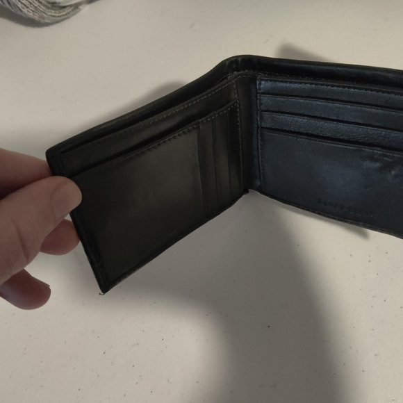 DEFECT Perry Ellis Portfolio Men's Fold Wallet Black Leather Bifold $50 2A162 - Picture 3 of 3